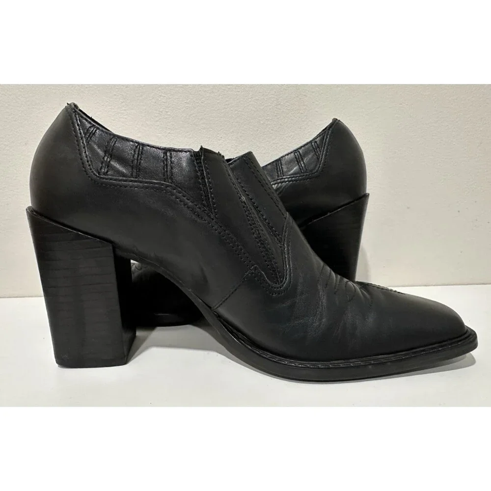 Markon women size 9M black leather slip on heel booties